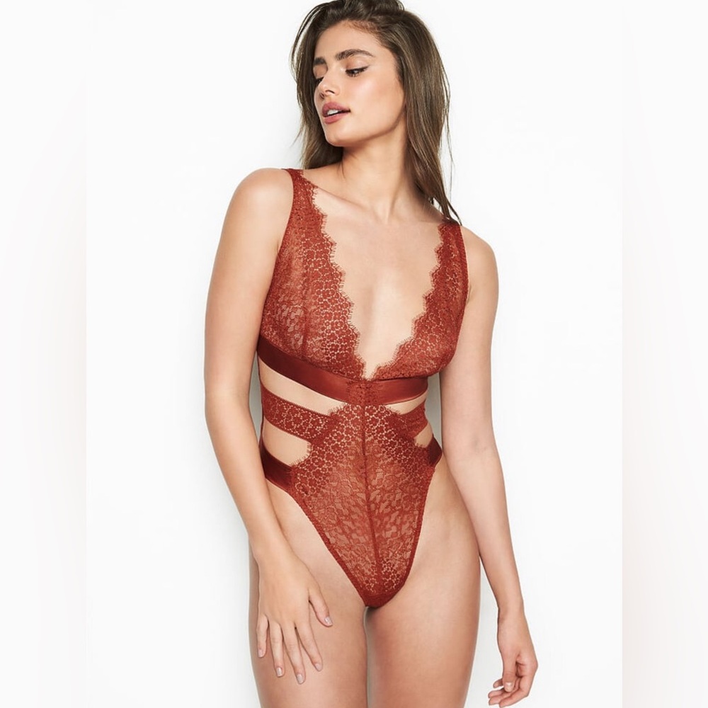 Victoria's Secret Banded Plunge Teddy Lace Bodysuit